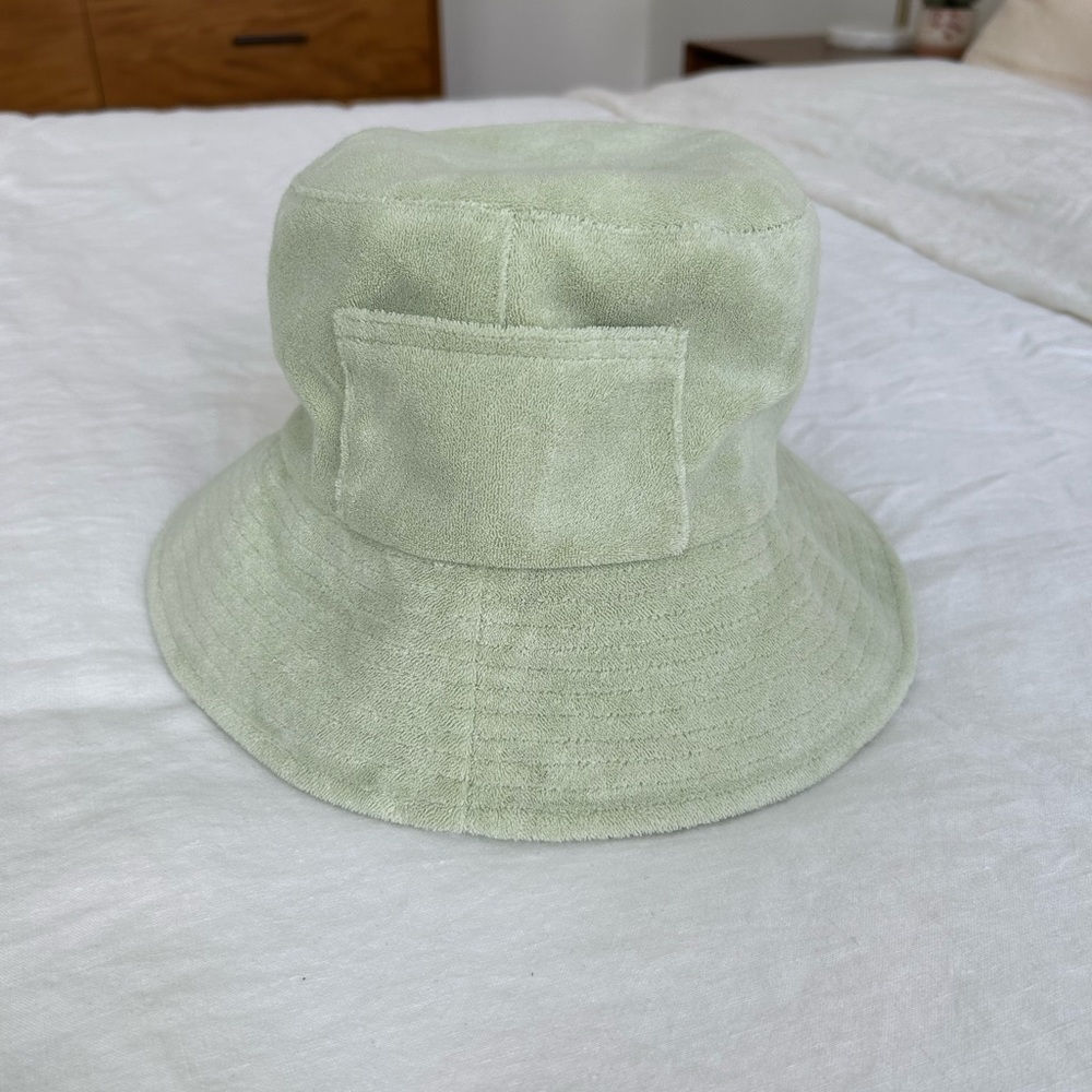 NWOT mint Clare V bucket hat